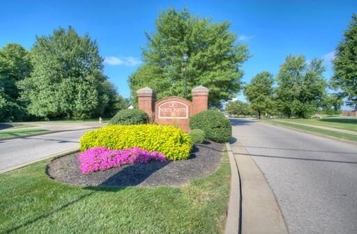 North Pointe - entrance-o.jpg